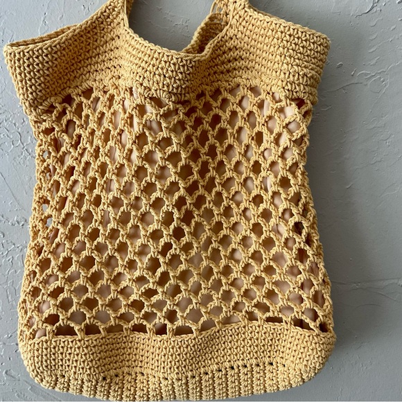 Street Level Gold Knit Shoulder Bag - Picture 2 of 7